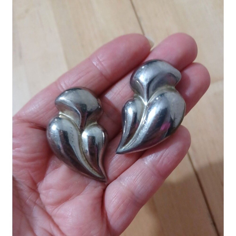 Vintage Signed Mexican Taxco Sterling Silver 925 Hollow 3D Clip On Earrings